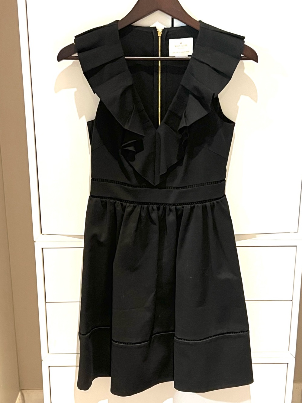 ♠️ Kate Spade Black Ruffle V-Neck Event Dress. LBD. US 2